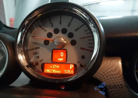 2009 Mini Cooper S z USA, uszkodzony, nr VIN WMWMS335X9TG89884